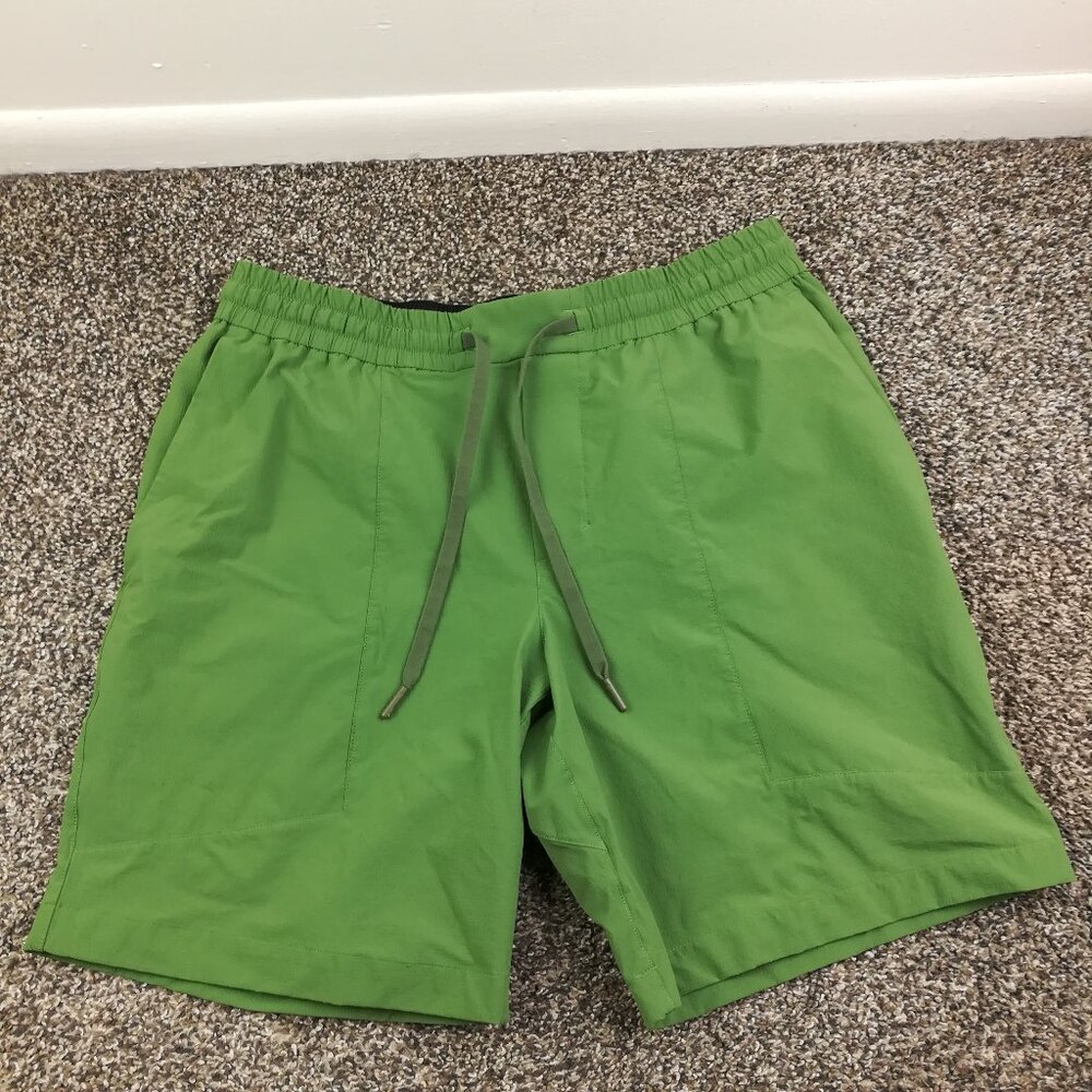 2022 Lululemon Shorts 8" Bowline Ripstop Green Mens Large
